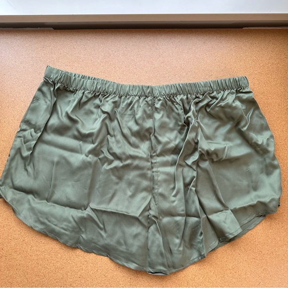 Ettitude Sateen PJ Shorties in Moss XL - Picture 6 of 9